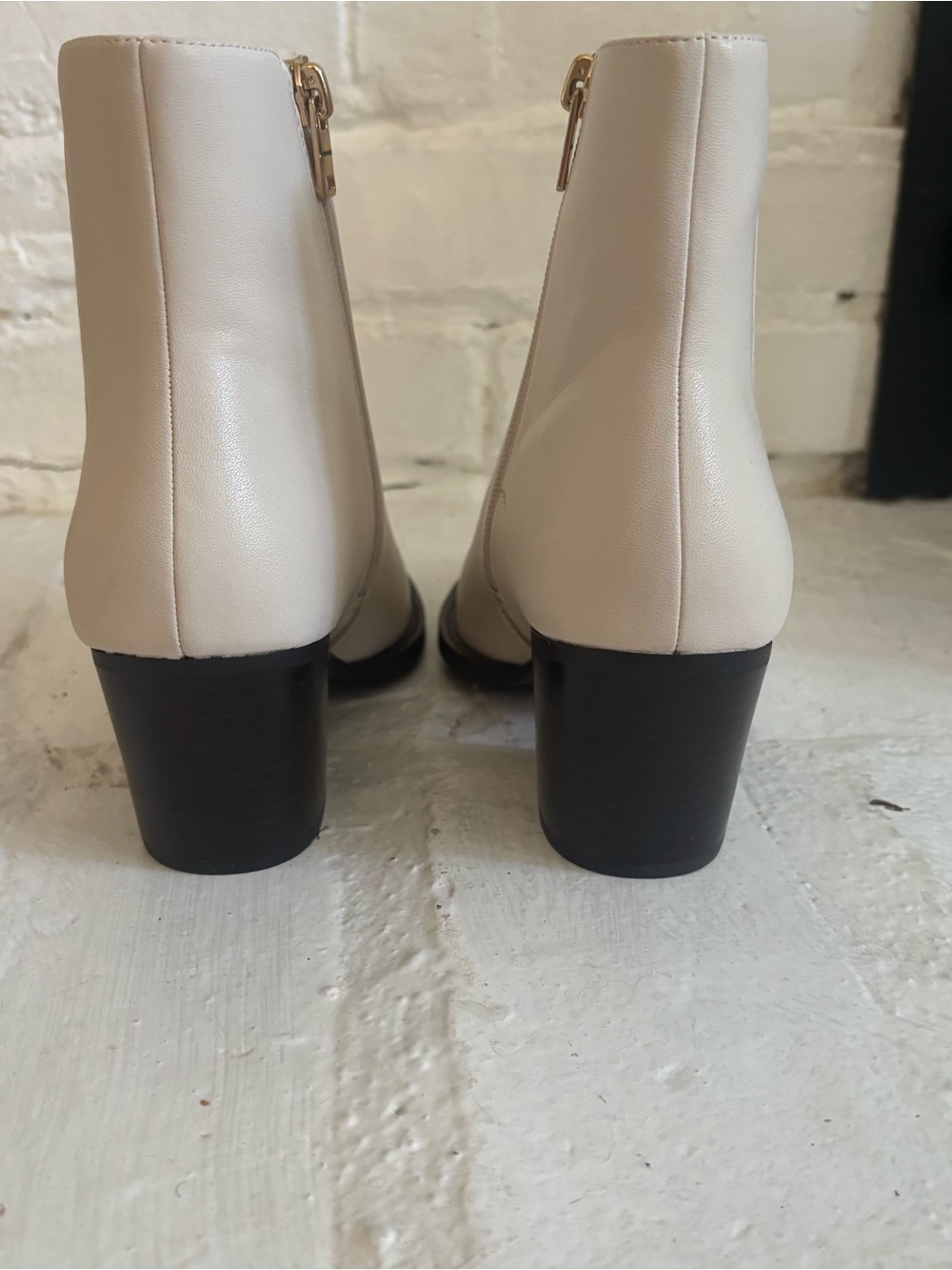 Coach Pacey Faux Leather Ankle Booties in Chalk size 7 - Picture 4 of 13